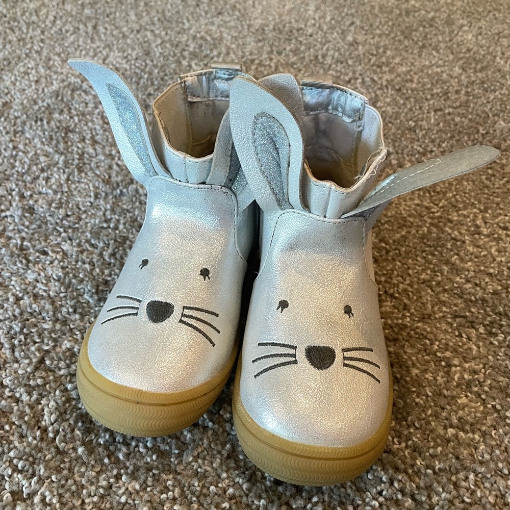 Girl’s boots